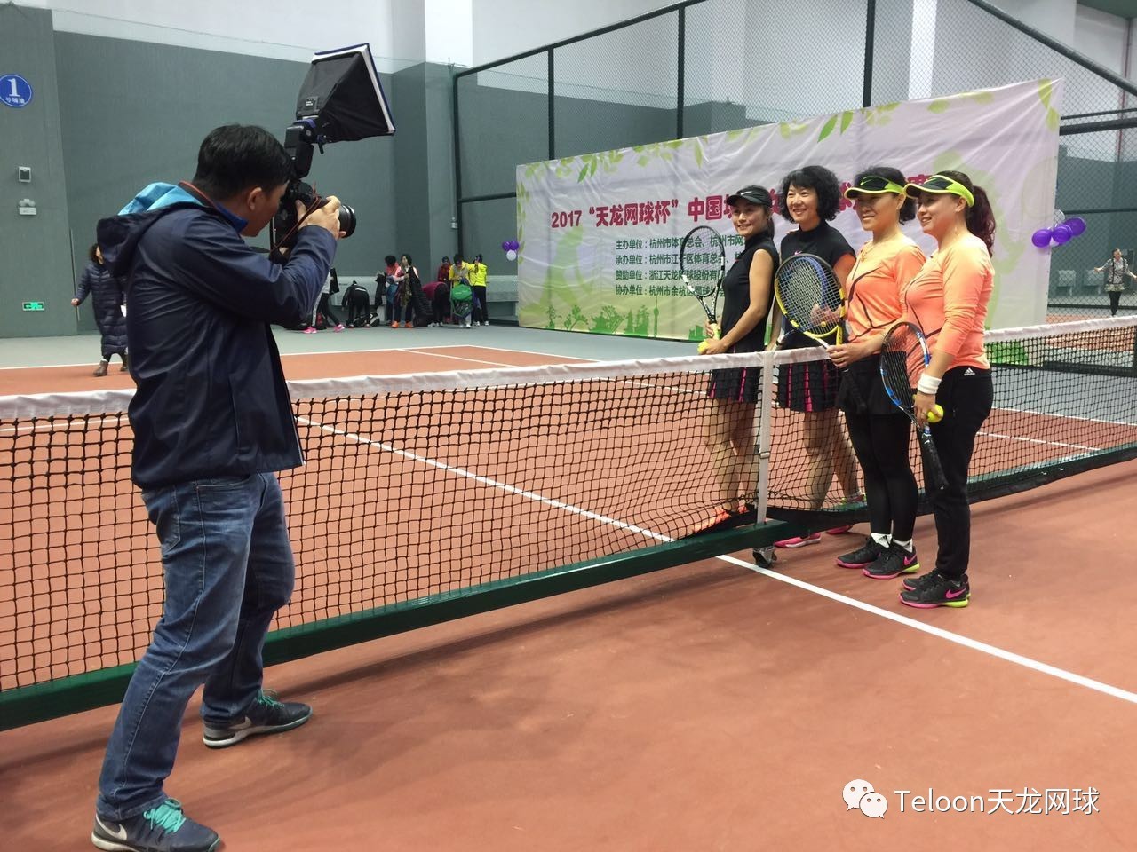 网球邀请赛上演强强对话,燕山霹雳队强势反弹荆楚天虎队,团队配合流畅;边后卫成为亮点的简单介绍