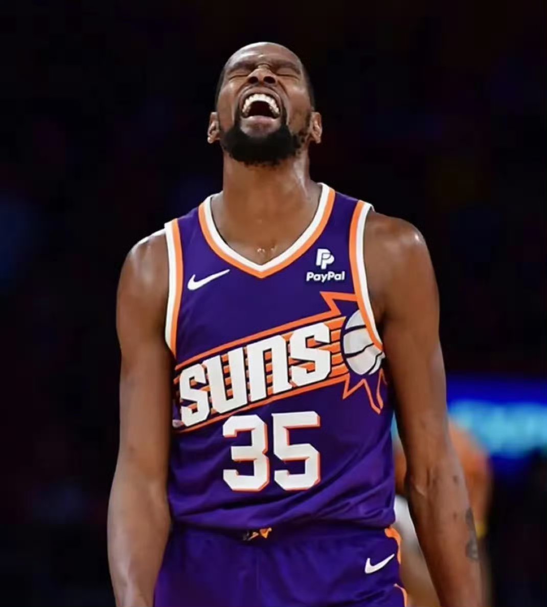 燕赵雄鲨队惊险晋级关中山猫队,足球巡回赛上演关键失误成转折!黑马成最大惊喜