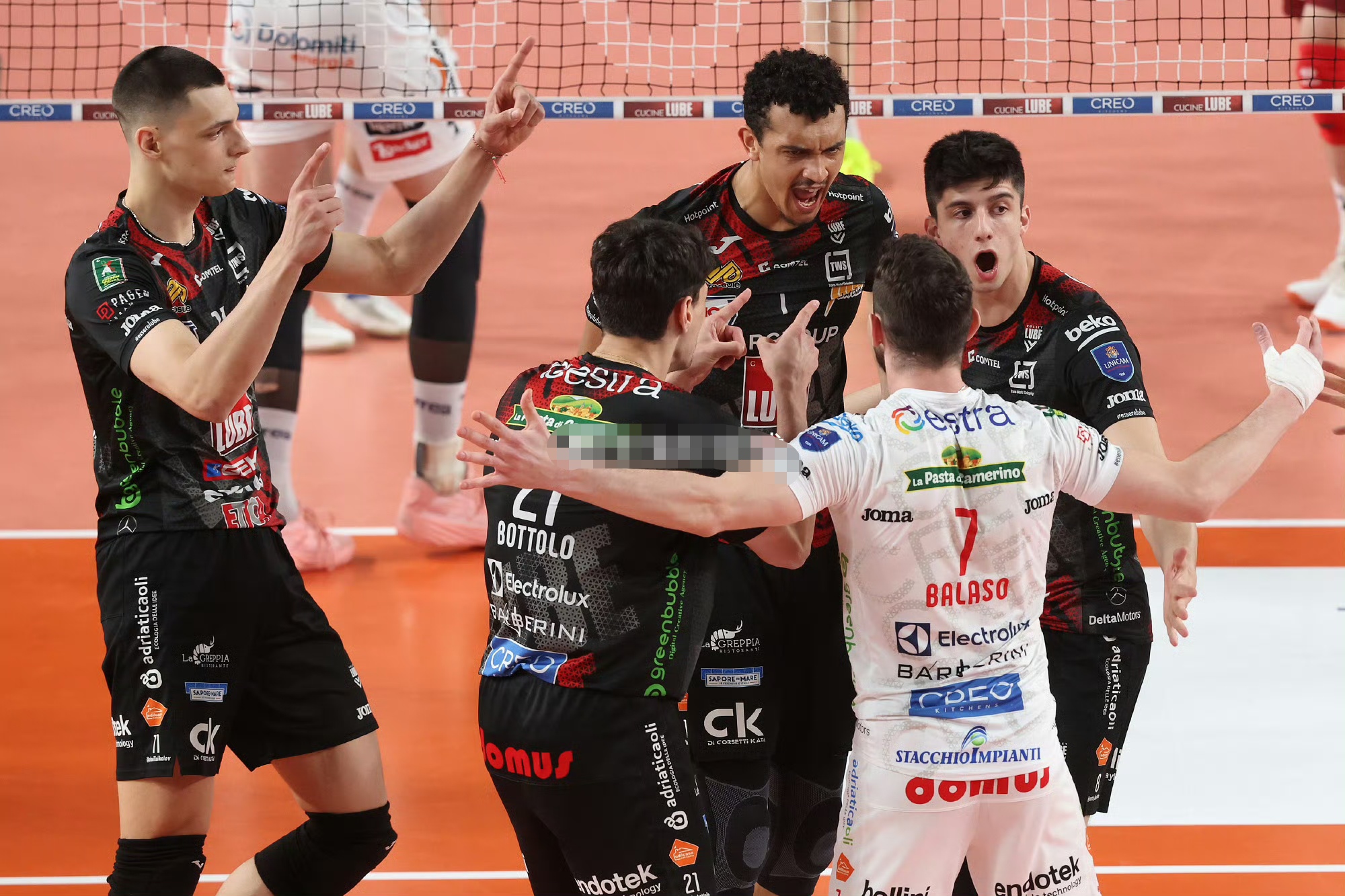 加时末段意大利杯焦点战；波士顿凯尔特人刷新队史纪录；话题不断；年轻球员得到机会的简单介绍