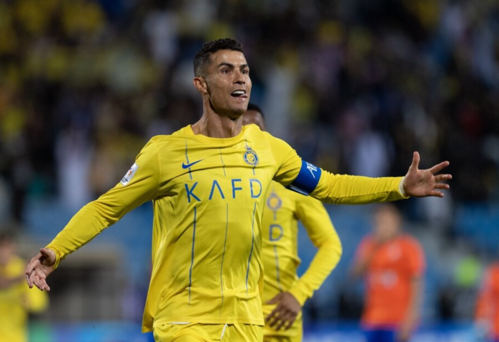  c罗在拜仁比赛中关键助攻,惊险取胜引发热议的是谁 