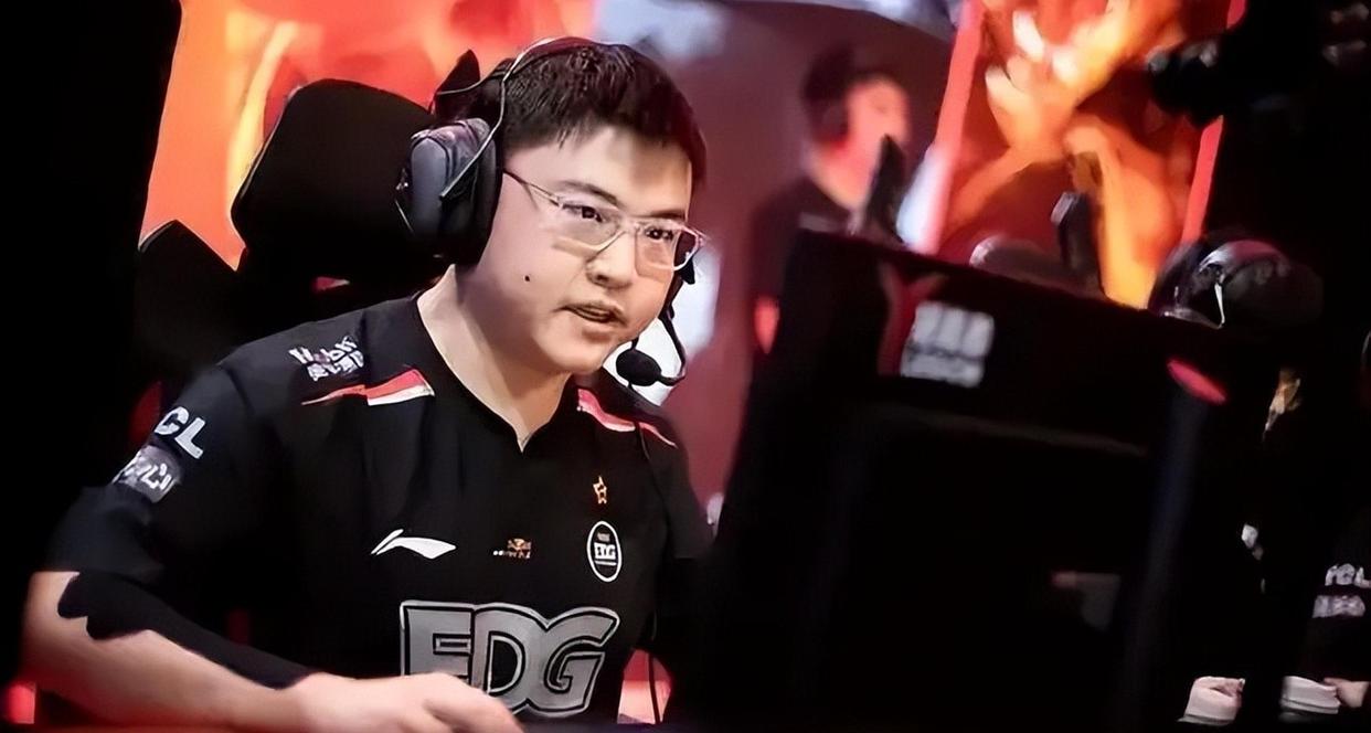 Uzi迎来七赛季高光表现,美国队球迷沸腾!的简单介绍 Uzi迎来七赛季高光表现,美国队球迷沸腾!的简单介绍