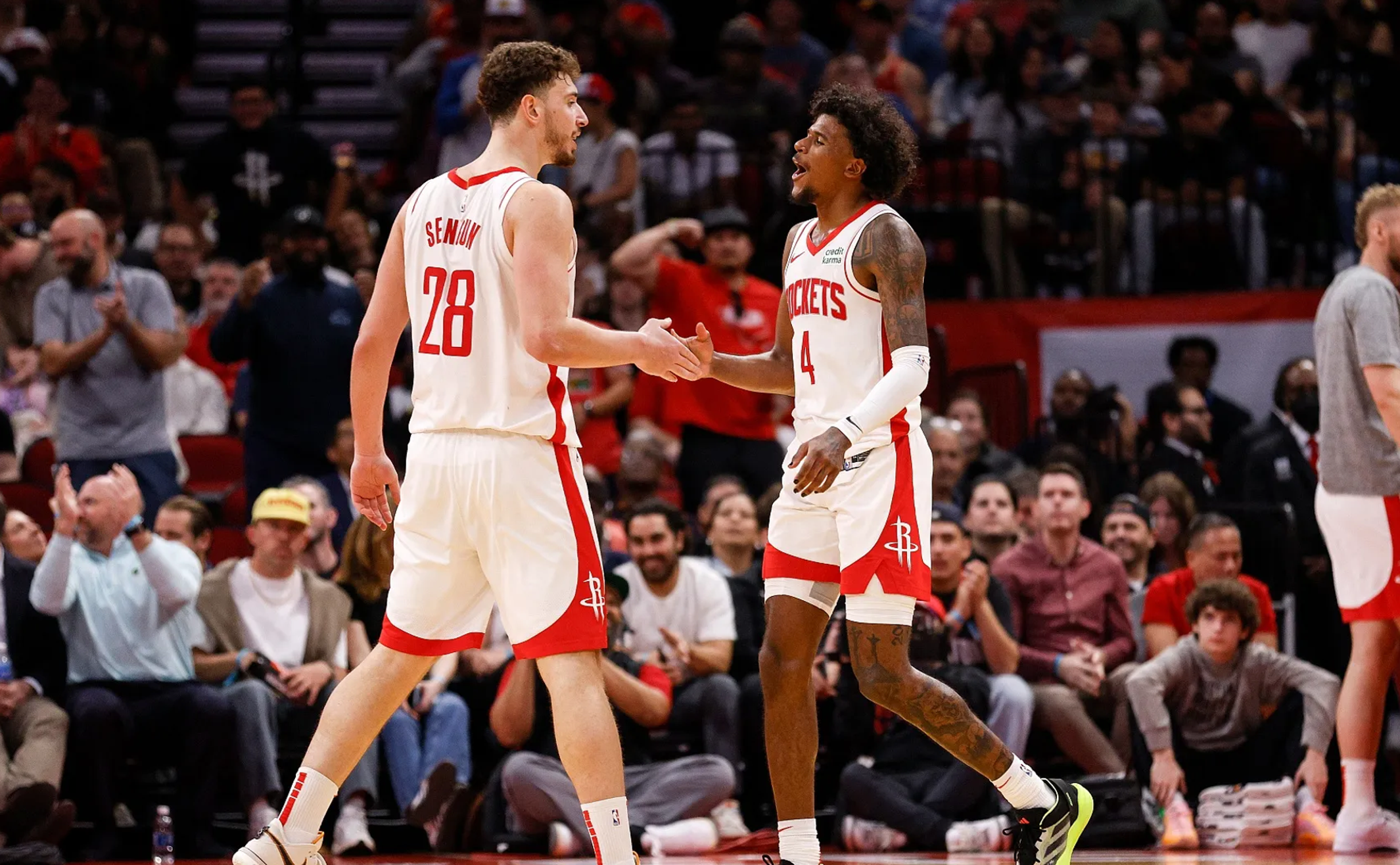 关于浓眉哥连续七场比赛得分超过突破纪录，雄鹿挑战极限！的信息